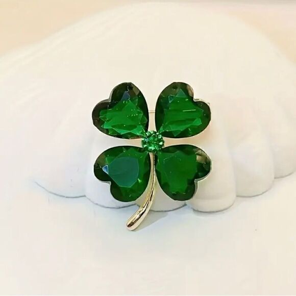 🍀 NEW 4 leaf clover sparkling crystal brooch 🍀 - Picture 2 of 4
